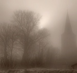 Aaavillage-dans-le-brouillard